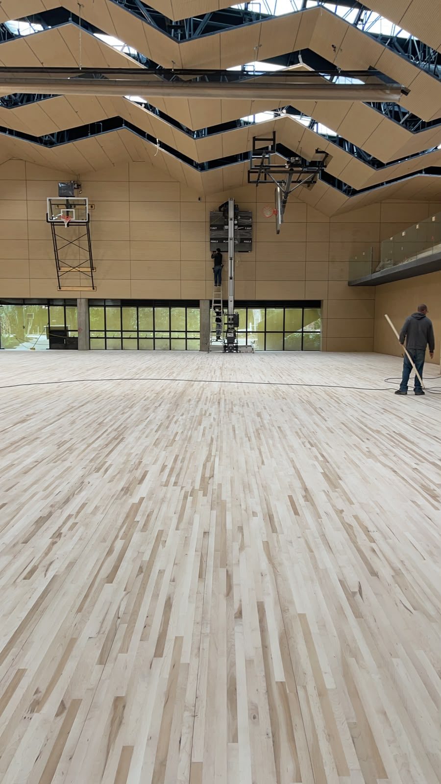 Hardwood floor install, Colegio Los Nogales